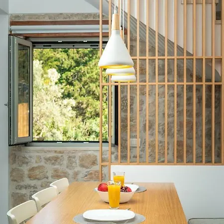 Ionion Theasis Dioni * Tsoukaládhes