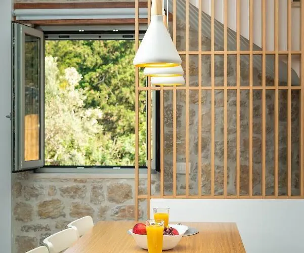 Ionion Theasis Dioni * Tsoukaládhes